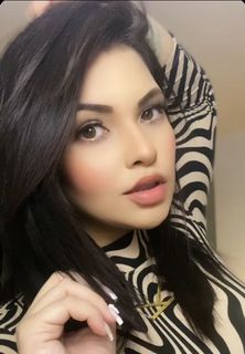 Video chat with Adhara